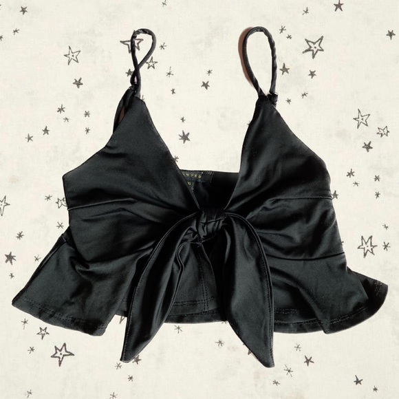 Revamped black bow top 🖤 - Picture 1 of 4